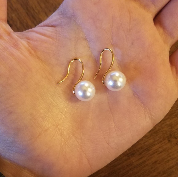 Jewelry - NWOT Stunning Pearl Drop Earrings